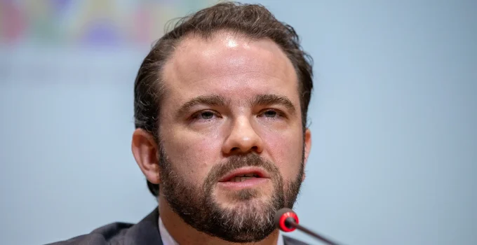 Durigan: Dívidas são "naturais e boas" se bem geridas, revela ministro sobre nova versão do Desenrola