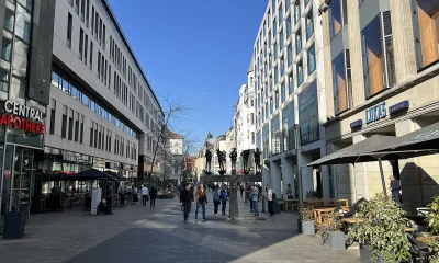 Carro invade área de pedestres em Leipzig, Alemanha, e mata duas pessoas em ataque chocante; motorista detido