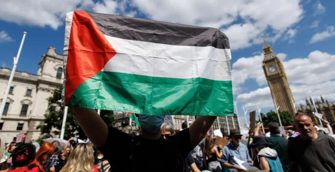Tribunal Britânico Condena Ativistas Pró-Palestina por Ataque Violento a Empresa Israelense Elbit Systems