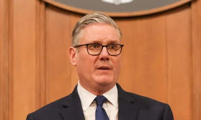 Premiê Britânico Keir Starmer Decide Revisar Financiamento Cultural Após Acusações de Antissemitismo no Arts Council England