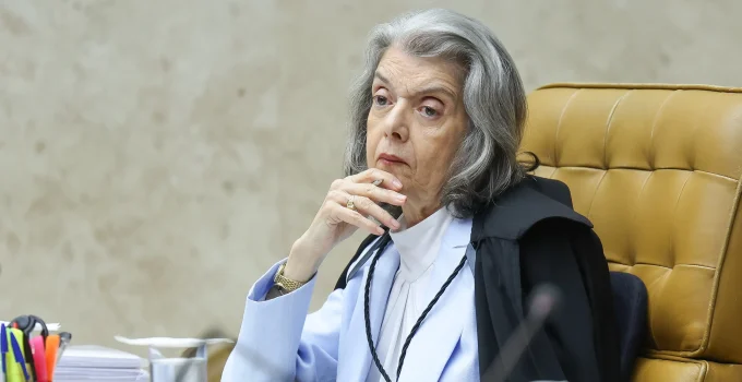 Cármen Lúcia Paralisa Mudanças na Ficha Limpa Que Podem Liberar Candidatos para Eleições de 2026