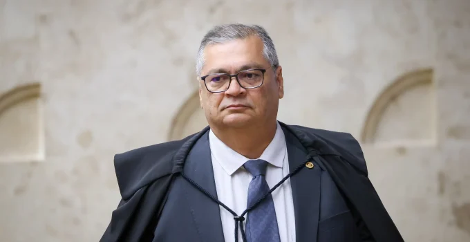 STF Ameaça Juízes e Procuradores com Punição Severa por Novos "Penduricalhos" no Judiciário