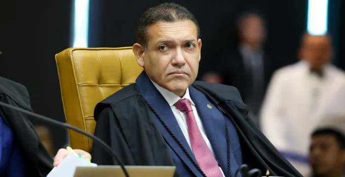 Nunes Marques arquiva ação de Bolsonaro contra Lula e Gleisi por declarações polêmicas na campanha de 2022