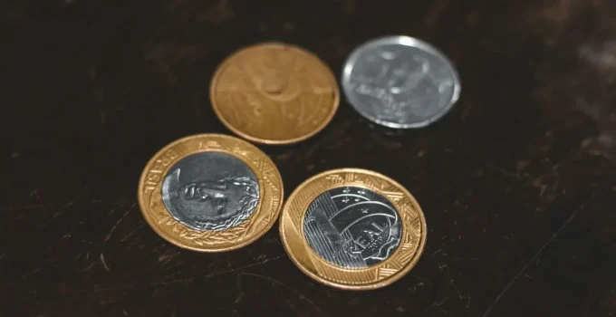 Cashback de Impostos na Reforma Tributária: Quem Recebe e Como Funciona a Devolução para Famílias de Baixa Renda em 2027