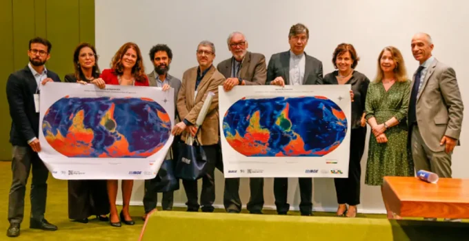 Mapa-Múndi do IBGE de Márcio Pochmann: Inversão Polêmica e Escala Questionável Geram Debate
