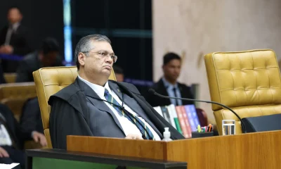AGU desafia Flávio Dino: Ministro do STF pode extinguir aposentadoria compulsória de magistrados?