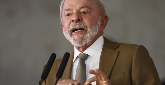 Fim da "Taxa das Blusinhas": Lula zera imposto de importação em compras de até US$ 50 a meses da eleição