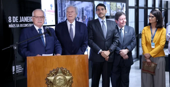 Fachin defende Moraes e aponta 8 de Janeiro como ato "premeditado"; STF reforça memória democrática