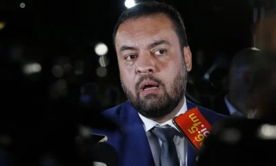 Cláudio Castro é Alvo da PF por Esquema Bilionário de Sonegação Fiscal na Refinaria Refit; Ricardo Magro é Foragido da Interpol