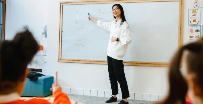 Professores sob Ataque: Entidades Representativas são Escudo Essencial contra Violência e Desvalorização Docente