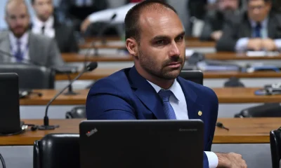 Eduardo Bolsonaro assume "risco financeiro" em filme sobre Bolsonaro, mas nega gestão e acusa "vazamento criminoso" do Intercept