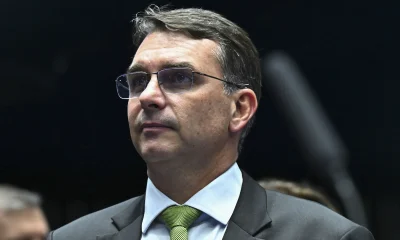 Áudio de Flávio Bolsonaro Cobrando Milhões para Filme Sobre Bolsonaro Pode Levar a Investigação no TSE: Entenda o Caso