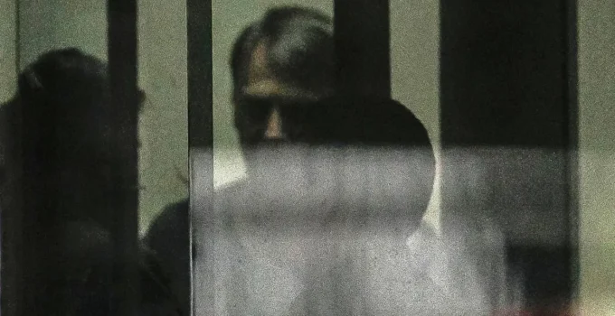 Damares Alves pede ao STF vistoria na PF onde Bolsonaro está preso após queda e alerta sobre saúde do ex-presidente