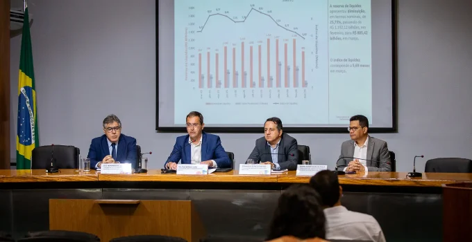 Tesouro Nacional Lança Comitê Inovador para Gerenciar Dívida Pública e Planejar 10 Anos de Finanças Federais
