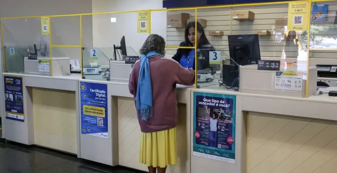 Correios: Governo Libera Venda de Seguros e Chips Celular Após Rombo de R$ 8,5 Bilhões para Salvar Estatal