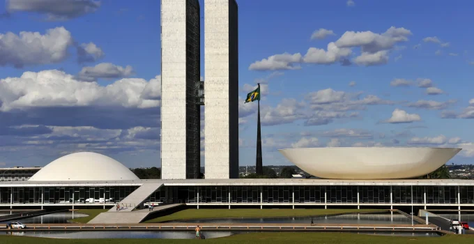 Congresso Defende Dosimetria no STF Contra Alegações de Veto Derrubado Inconstitucional