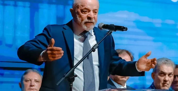 Lula acalma empresários da construção civil sobre fim da escala 6x1, mas Boulos mantém discurso firme