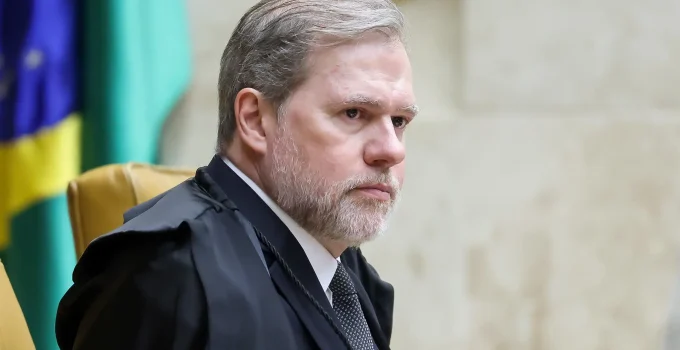 STF e Lula Unem Forças: Toffoli Agenda Julgamento Crucial Sobre Regulação de Big Techs e Conteúdo Online
