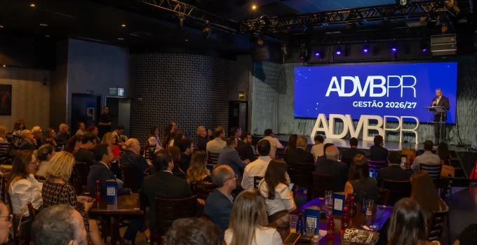 ADVB/PR: Roberto Herrera assume presidência com foco em expansão estratégica, governança e fortalecimento da comunidade empresarial no Paraná em 2026