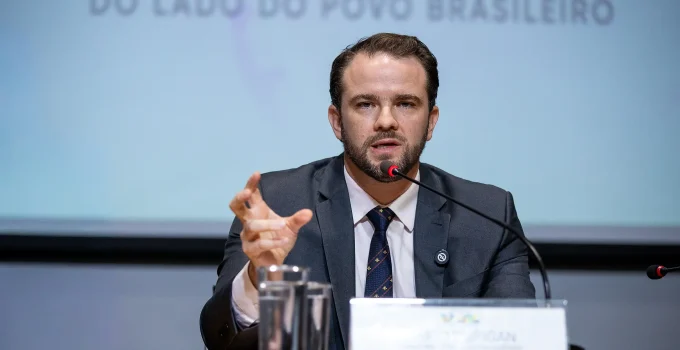 Governo Lula Reavalia "Taxa das Blusinhas" e Prepara Novo "Desenrola" para Quem Paga Contas em Dia