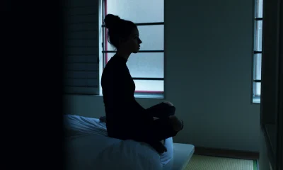 Depressão Pós-Aborto: Estudo Revela Sofrimento Emocional Persistente por Décadas em Mulheres
