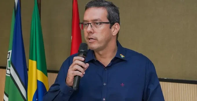 PF investiga Dr. Furlan por suposto esquema de R$ 25 milhões em "milícia digital" para autopromoção e ataques