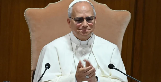 Papa Leão XIV Alerta: Verdade, Trabalho e Liberdade Essenciais para Navegar na Era da Inteligência Artificial