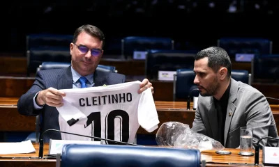 PL de Flávio Bolsonaro Descarta Apoio a Zema e Sinaliza Aliança com Cleitinho Azevedo para Governo de Minas