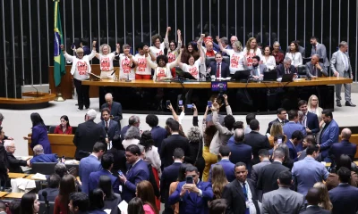 Fim da Escala 6x1 Aprovado: Câmara Define Novas Regras de Trabalho e Inflação em Debate, Enquanto Flávio Bolsonaro Visita a Casa Branca
