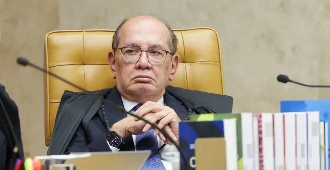 Gilmar Mendes Pede Vista e Suspende Julgamento que Poderia Flexibilizar a Lei da Ficha Limpa no Brasil