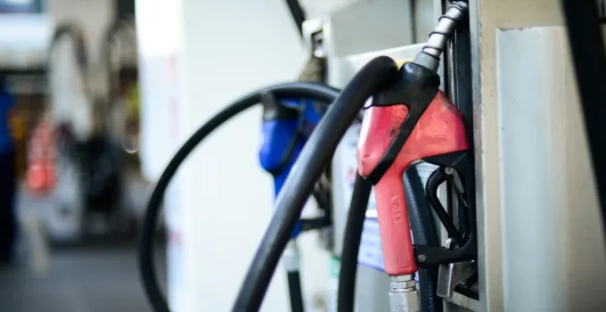 Governo Turbina Subsídios ao Diesel e Gás de Cozinha: Medidas Urgentes para Frear Alta dos Combustíveis em Meio à Crise Global