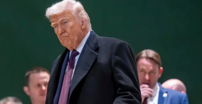 Trump desafia juiz e busca reter US$ 166 bilhões em tarifas, gerando disputa judicial bilionária