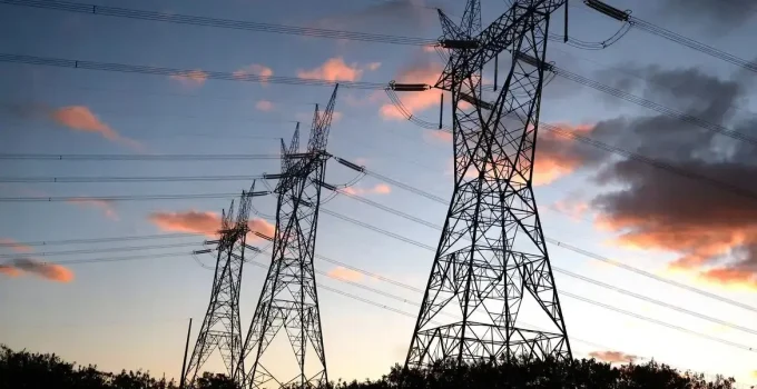 Governo Lula: Estudo Aponta R$ 985 Bilhões em Aumento na Conta de Luz até 2050 Devido a Decisões