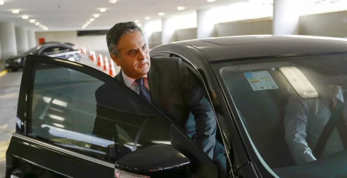 Aécio Neves Presidenciável? A Estratégia do PSDB para Evitar o Fim e Renascer na Política Brasileira