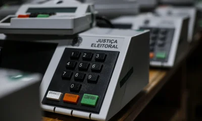 The Economist alerta: Urnas eletrônicas no Brasil enfrentam desconfiança crescente e TSE é visto como "todo-poderoso"