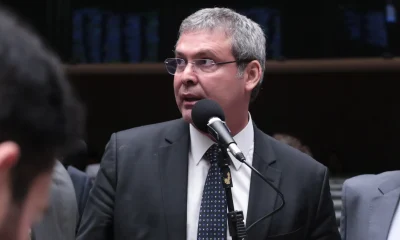 Lindbergh aciona STF e pede investigação federal sobre instituto ligado a filme de Bolsonaro e emenda de R$ 1 milhão
