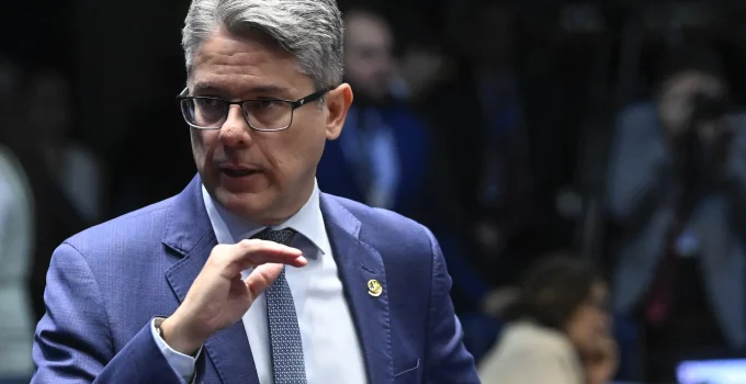 Senado Pede Rejeição de Ação da Família de Moraes Contra Alessandro Vieira por Fala Sobre PCC e Contratos do Banco Master