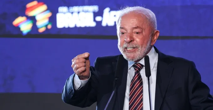 Lula erra história de traidor ao criticar "filhos de Bolsonaro" por tarifaço e gera polêmica; Flávio Bolsonaro reage