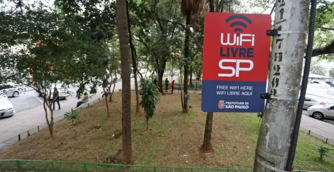 Operação Wi-Fi Livre: Polêmica na SP de Ricardo Nunes envolve filme de Bolsonaro e contrato milionário