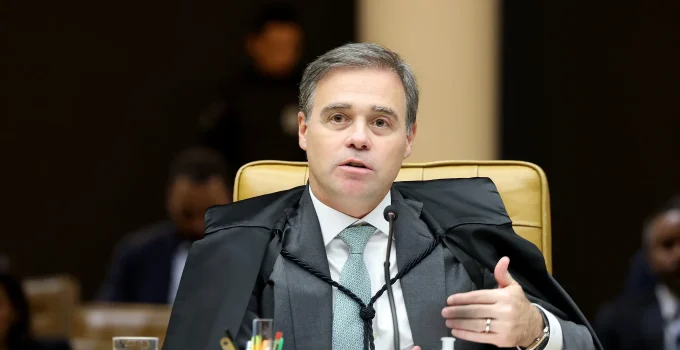 STF: Ministro Mendonça assume relatoria de ação de hospitais contra NR-1 e riscos psicossociais no trabalho