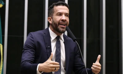 Comitiva de Lula nos EUA: Pedido de Investigação Contra Flávio Bolsonaro e Defesa do Pix Ganham Destaque
