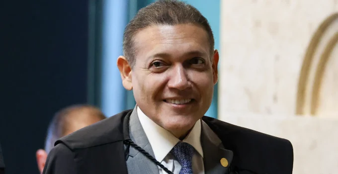 Fachin nega pedido de oposição e mantém Nunes Marques na relatoria da CPI do Banco Master no STF