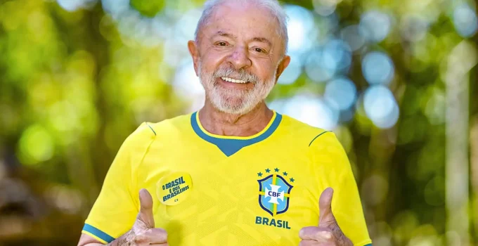 Lula surge de verde e amarelo em Brasília às vésperas da Copa do Mundo e lança desafio à direita