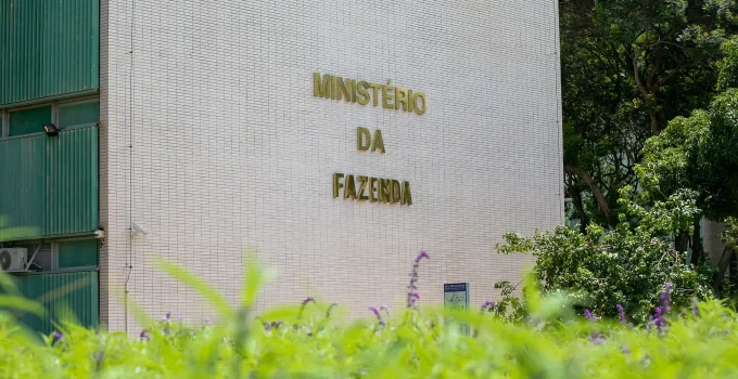 Governo Lula: Sigilo de 100 anos em documentos sobre liberação de bets gera polêmica e investigação do MPF