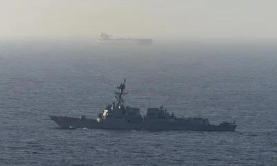 EUA Afundam Petroleiro que Ignorou Bloqueio ao Irã no Golfo de Omã, Ampliando Tensão Regional