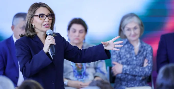 Janja em guerra com Silas Malafaia: "Insignificante é ele", dispara primeira-dama em evento do PT com evangélicos
