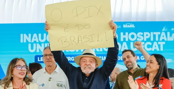 Pix sob Ameaça dos EUA? Entenda a polêmica e suspensão da vacina contra dengue em meio a debates políticos