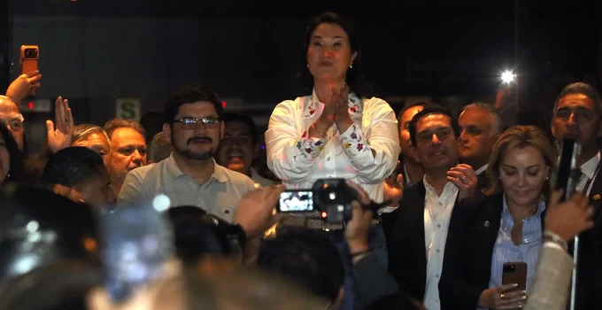 Peru Eleições 2021: Keiko Fujimori assume liderança apertada contra Roberto Sánchez com 98% das urnas apuradas