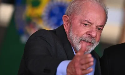 Flávio Bolsonaro protocola notícia-crime contra Lula após fala sobre enforcamento de traidores da pátria