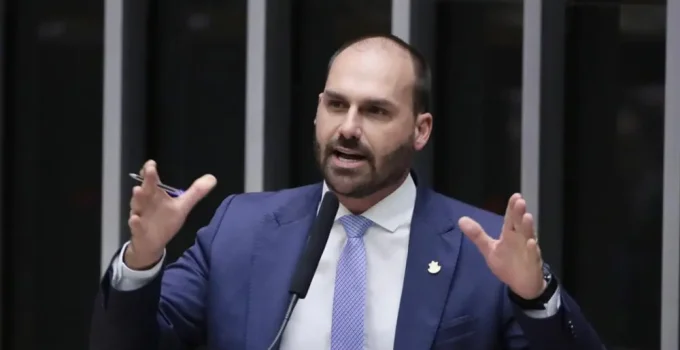 DPU Pede Adiação de Julgamento de Eduardo Bolsonaro no STF e Questiona Imparcialidade de Moraes